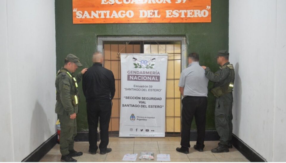 Inspeccionan la bodega de un ómnibus y detectan cocaína