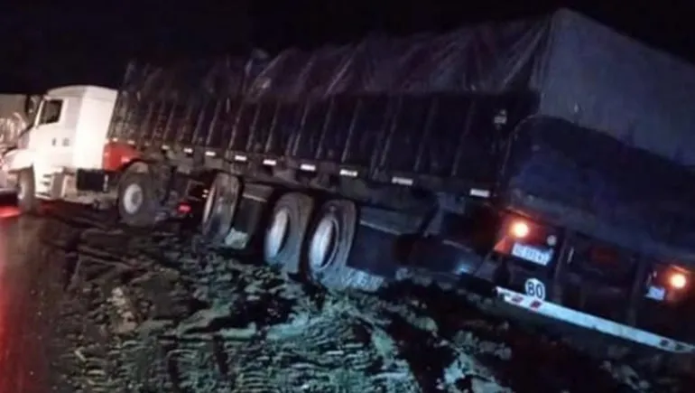 Despiste de camión en Ruta 12: daños materiales, sin heridos