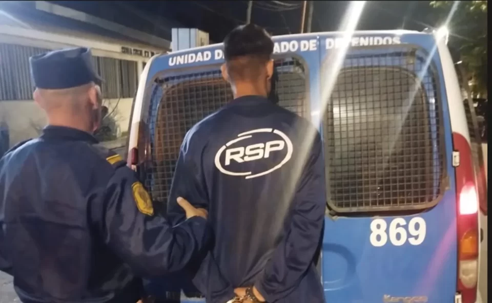 Una vecina de Paraná llamó a la Policía y entregó a su hijo por vender una moto robada