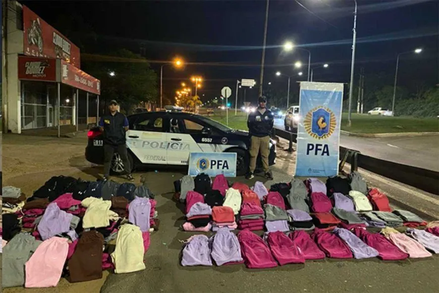 La policía federal incautó 500 prendas de vestir en Entre Ríos
