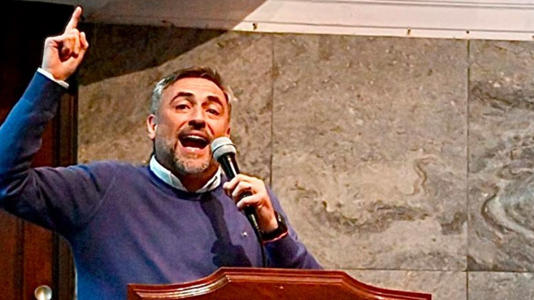 Mestre y sus aliados llevan la disputa interna de la UCR a la justicia
