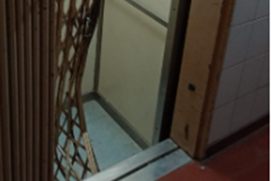 Terror en Paraná: un ascensor cayó desde el quinto piso con dos personas dentro