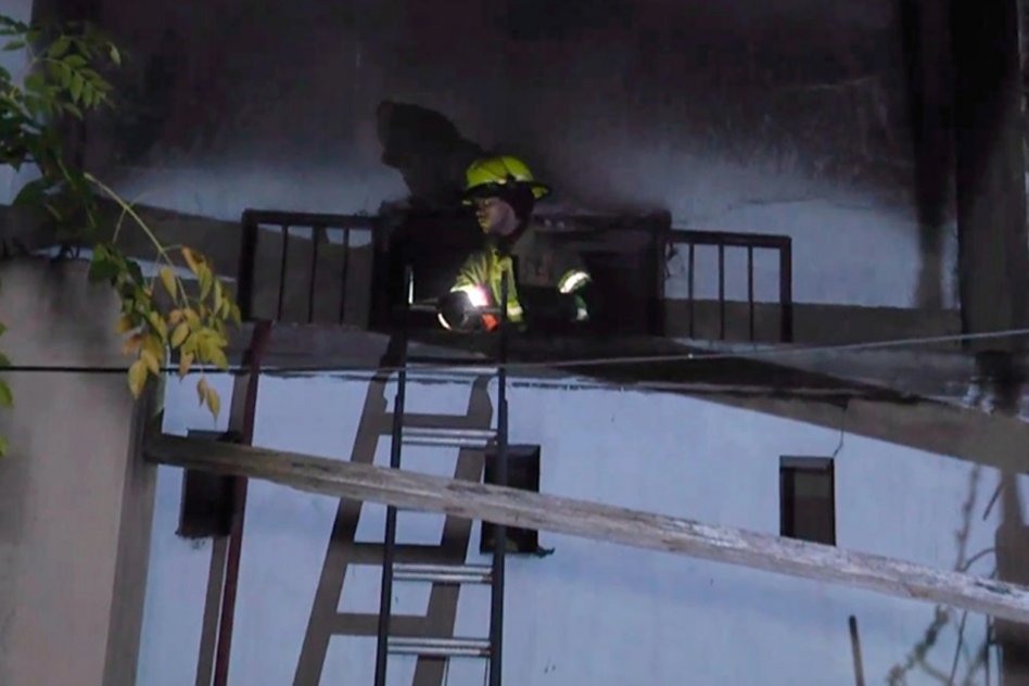 Heroico gesto: niños alertan a un hombre sobre un incendio y le salvan la vida
