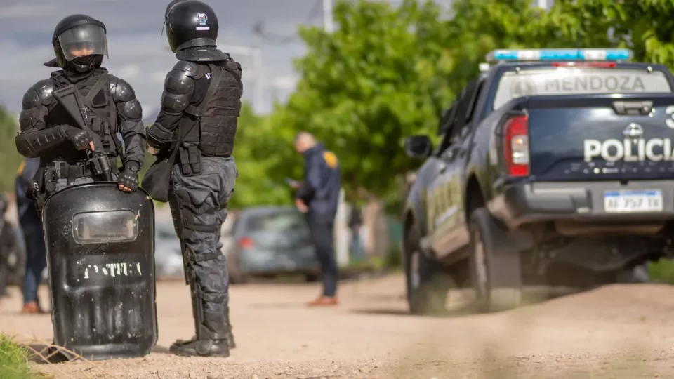 Operativo en Maipú: Policía Detiene a Banda de Ladrones Tras Enfrentamiento Armado