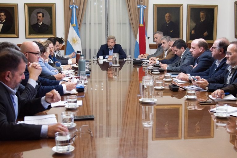 «Frigerio Refuerza la Cercanía con la Gente en Reunión de Gabinete»