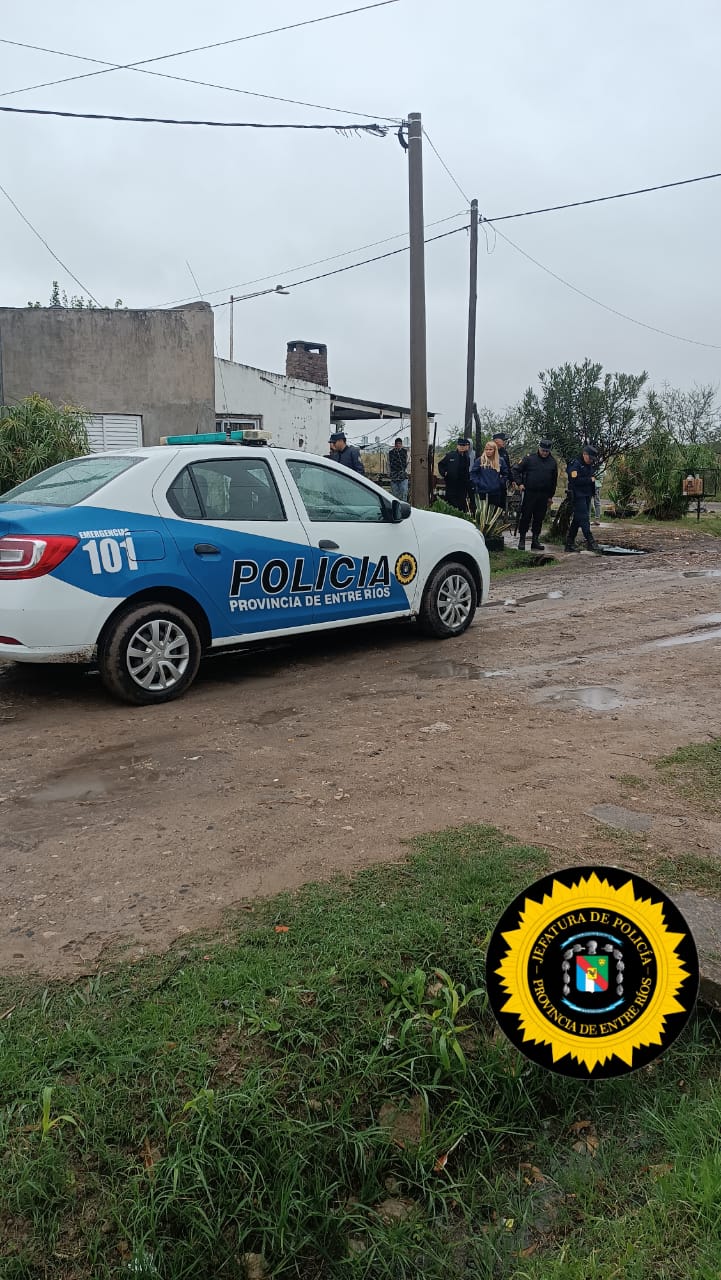 Allanamiento en Bovril: secuestran dólares, una Renault Kangoo y cubiertas en investigación por hurto