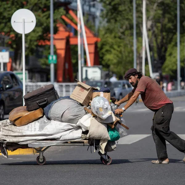 «Casi el 30% de los trabajadores en Argentina están por debajo de la línea de pobreza»