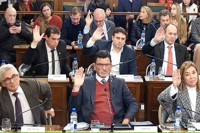 «El Senado de Entre Ríos aprueba la creación de OSER en una sesión marcada por tensiones»