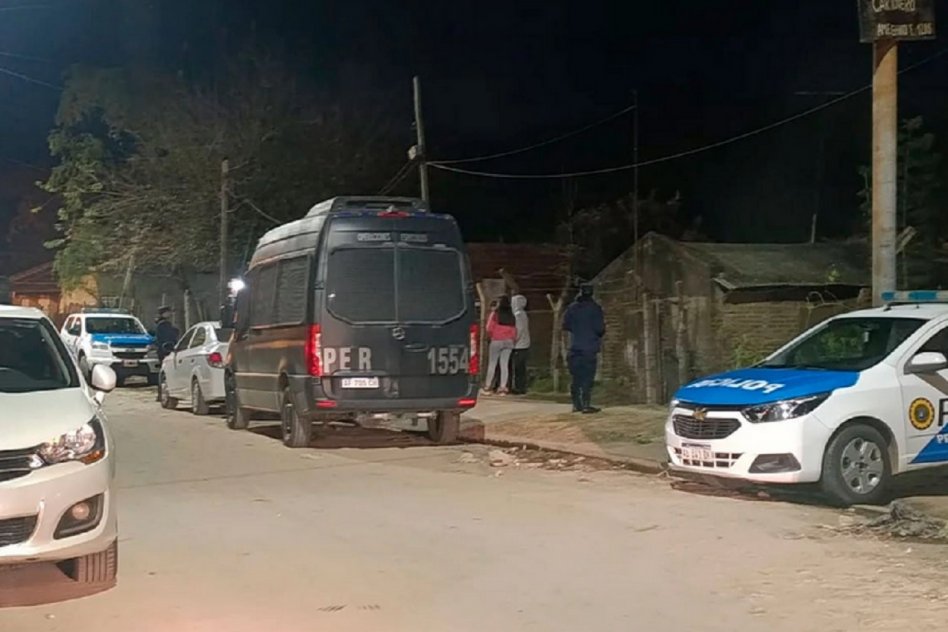 «Tensión en Paraná: un hombre se atrinchera y mantiene de rehén a su hijo de 4 años»