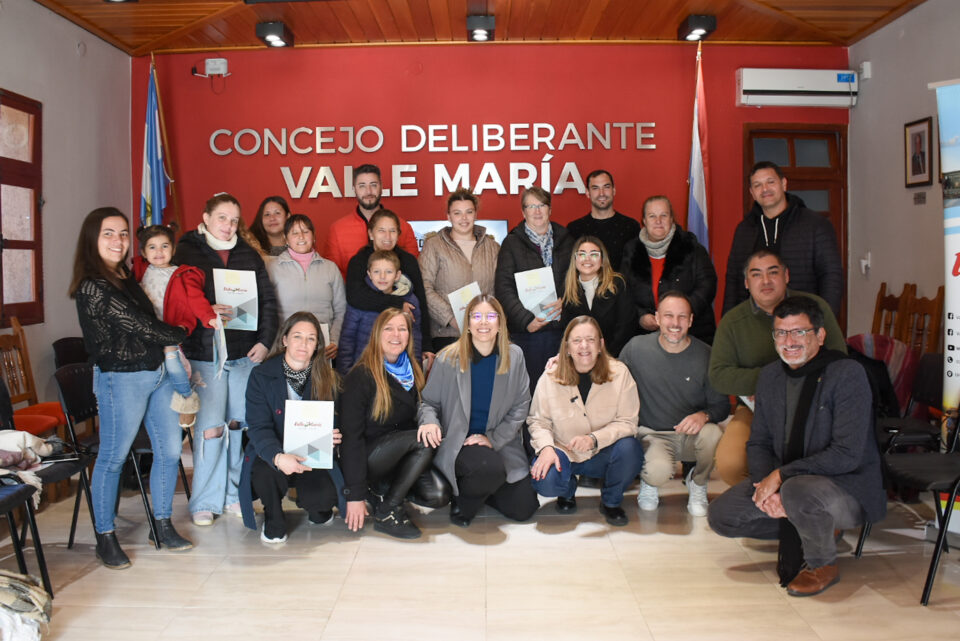 Emprendedores de Valle María recibieron microcréditos para impulsar sus proyectos productivos y comerciales