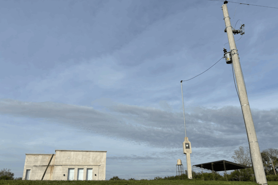 El gobierno provincial impulsa el acceso a la energía eléctrica en zonas rurales