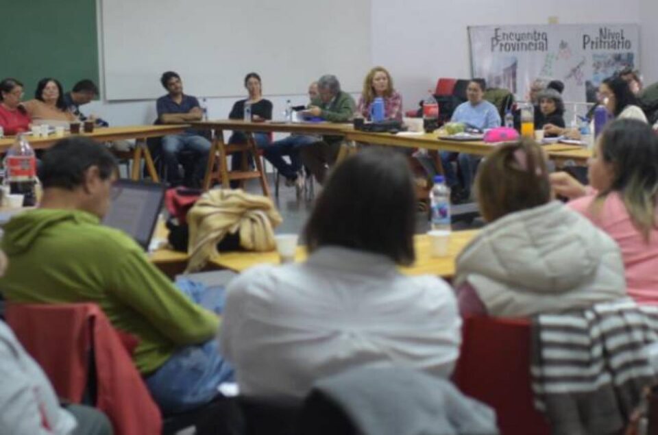 Agmer convoca a un acampe en defensa del Iosper y contra la creación de Oser