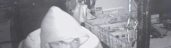 Robo en comercio de barrio Estación: desconocidos sustraen mercadería tras romper una ventana