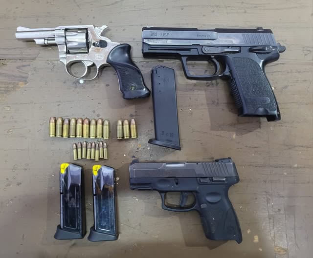 Aprehendidos en flagrancia en Concordia: llevaban ocultas armas de guerra con numeración suprimida