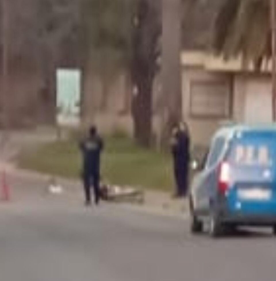 Accidente en la rotonda de Artigas: fuga y búsqueda activa de un Gol blanco en La Paz