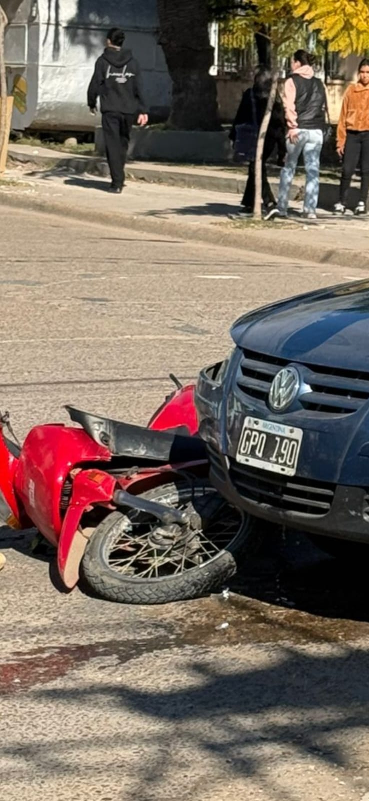 Accidente vial en La Paz: dos personas trasladadas al hospital