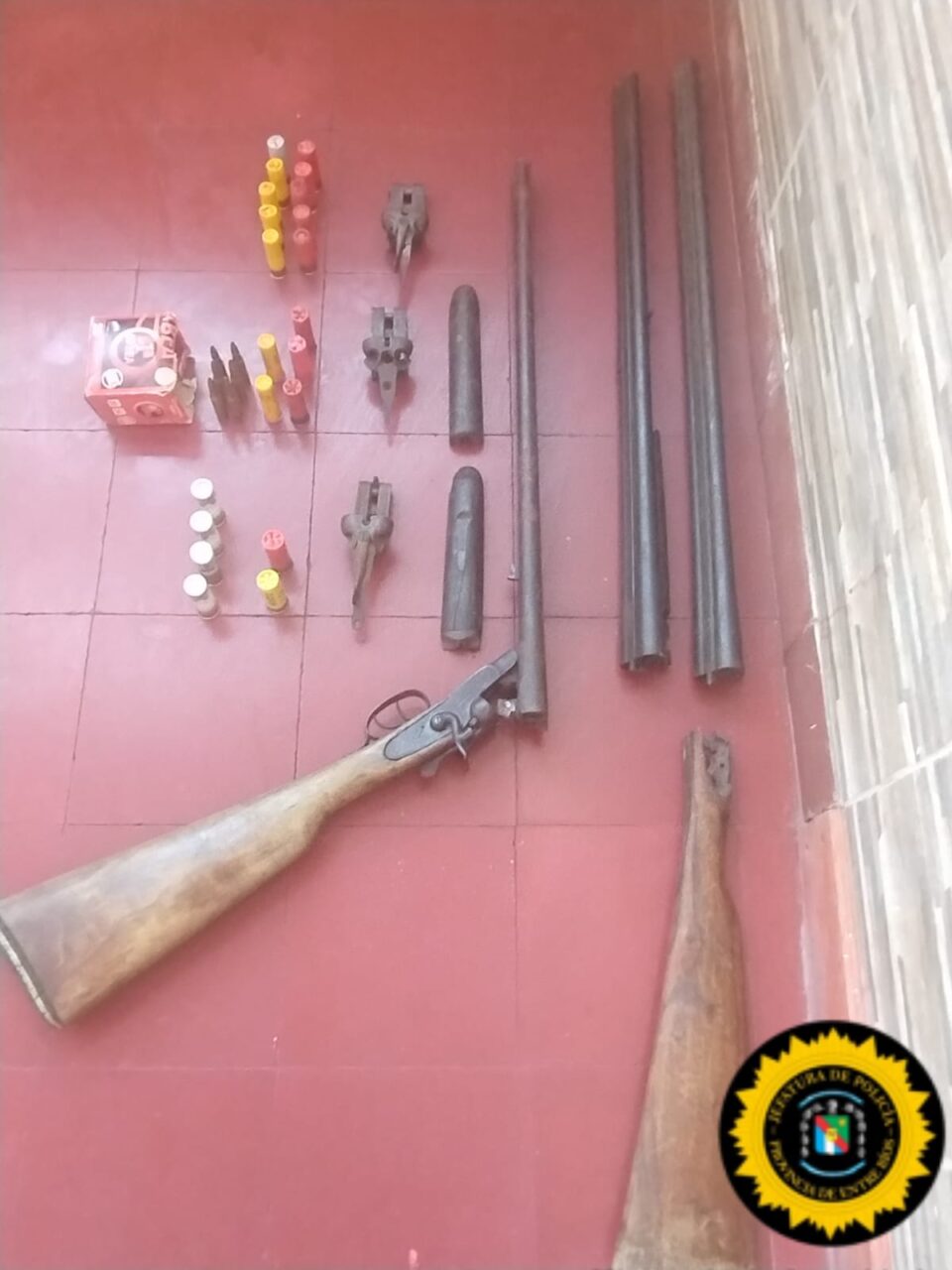 Allanamiento positivo en Santa Elena: secuestran armas tras denuncia por amenazas y lesiones