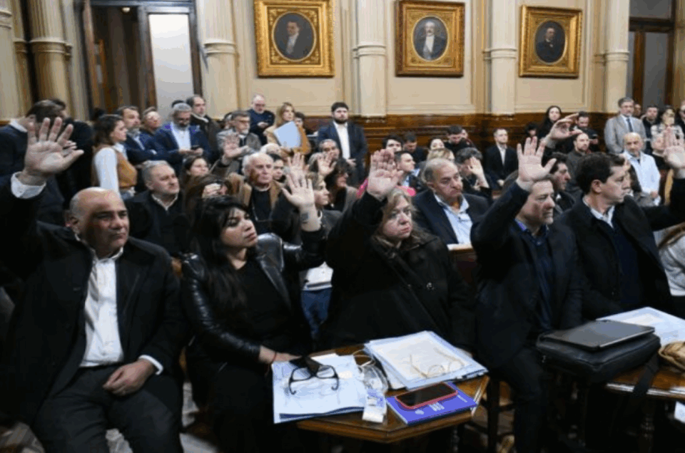 Senado en tensión: dictamen opositor impulsa leyes clave sobre jubilaciones, moratoria y discapacidad