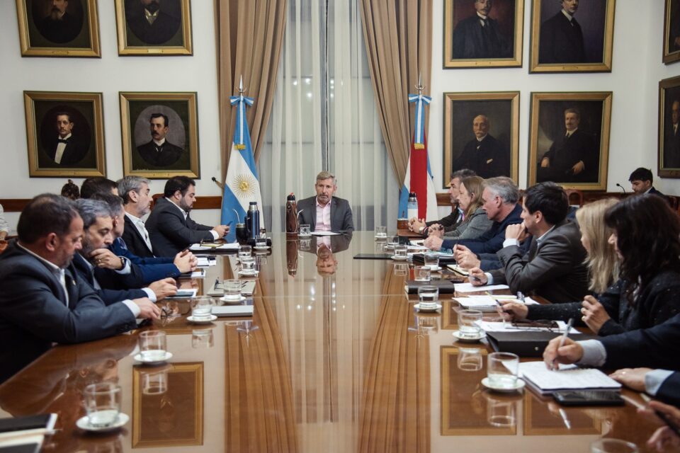 El gobernador encabezó una nueva reunión de gabinete con eje en Salud, gestión y políticas sociales