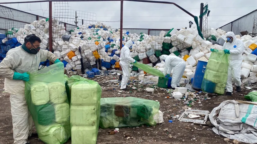 Clausuran un centro ilegal de acopio de envases de fitosanitarios en Aranguren: multa millonaria y remediación ambiental