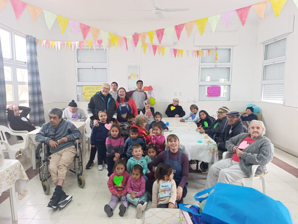 “Cuando los más chicos enseñan a vivir: ternura en el hospital de San Gustavo”