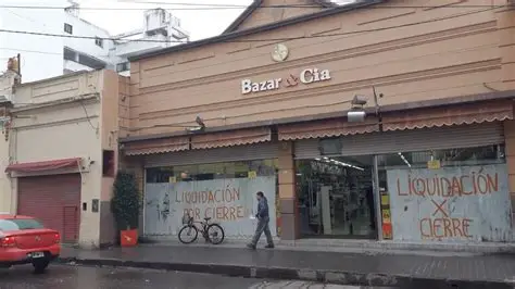 Paraná vacía: 46 locales cerrados en el microcentro por recesión, presión fiscal y competencia digital