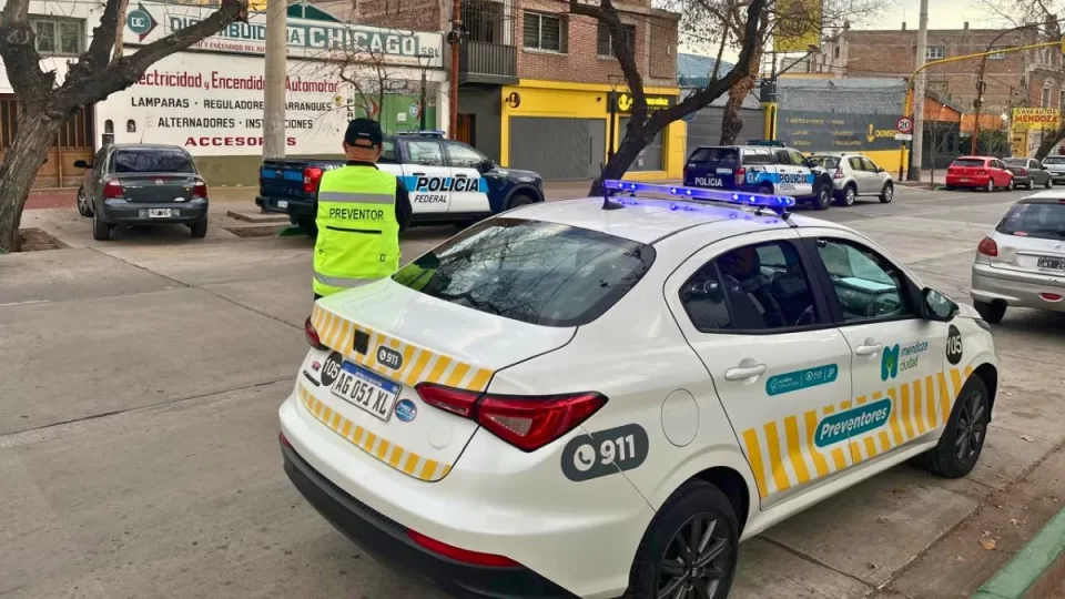 “Del feed al frasco: el narco ya no está en la esquina, está en tu celular”
