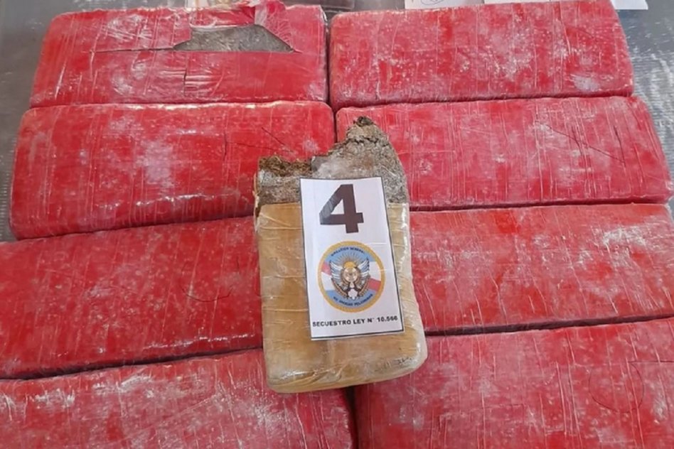 Gualeguaychú: operativo antinarcóticos culmina con 12 detenidos y casi nueve kilos de droga incautada