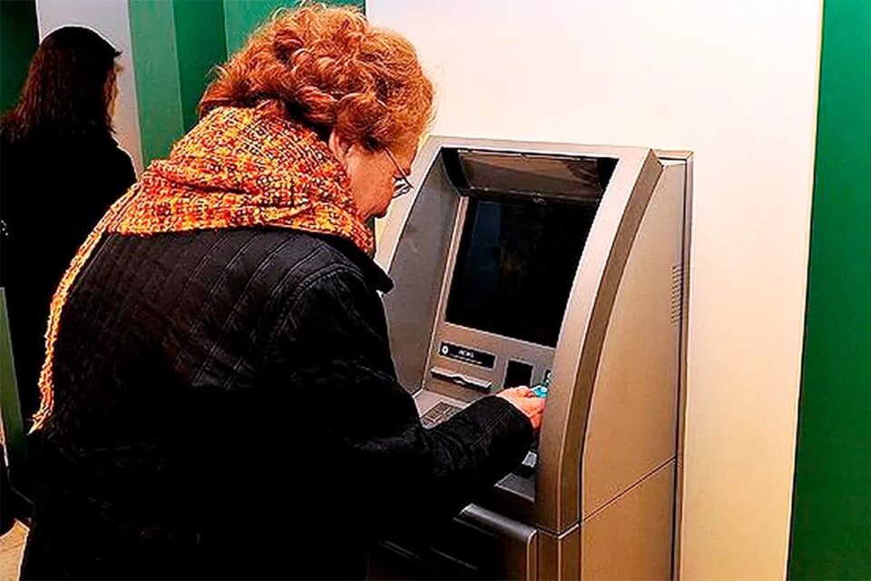 Editorial El bono para jubilados sigue congelado: alivio limitado en medio de una pérdida sostenida