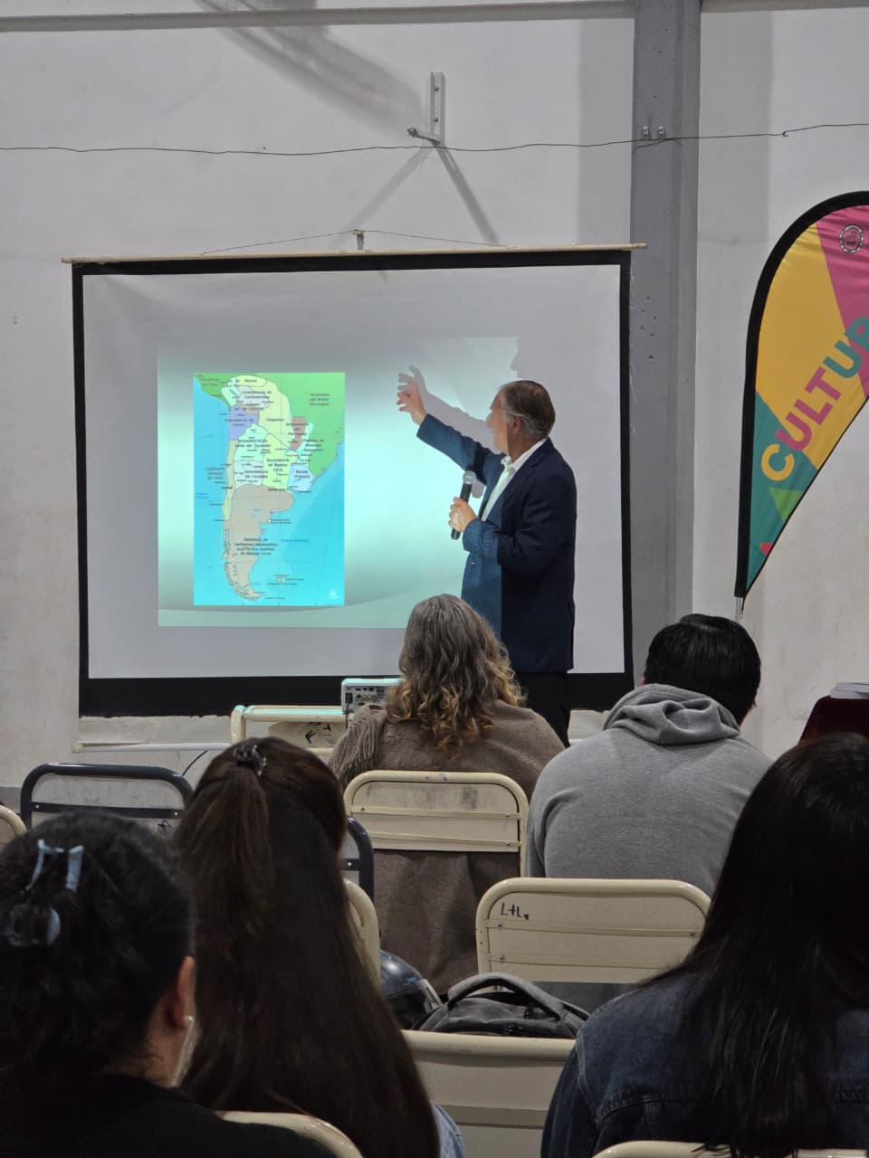 CHARLA: URQUIZA, ARQUITECTO DE UNA NACIÓN