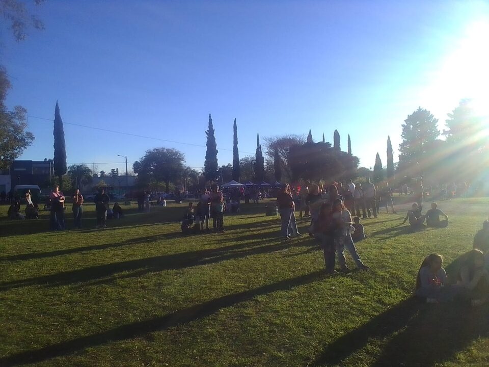 Jóvenes de La Paz se expresan con firmeza ante rumores de presencia libertaria en el Poli