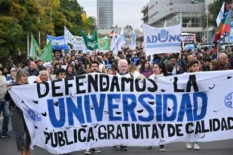 La universidad pública se planta ante el ajuste