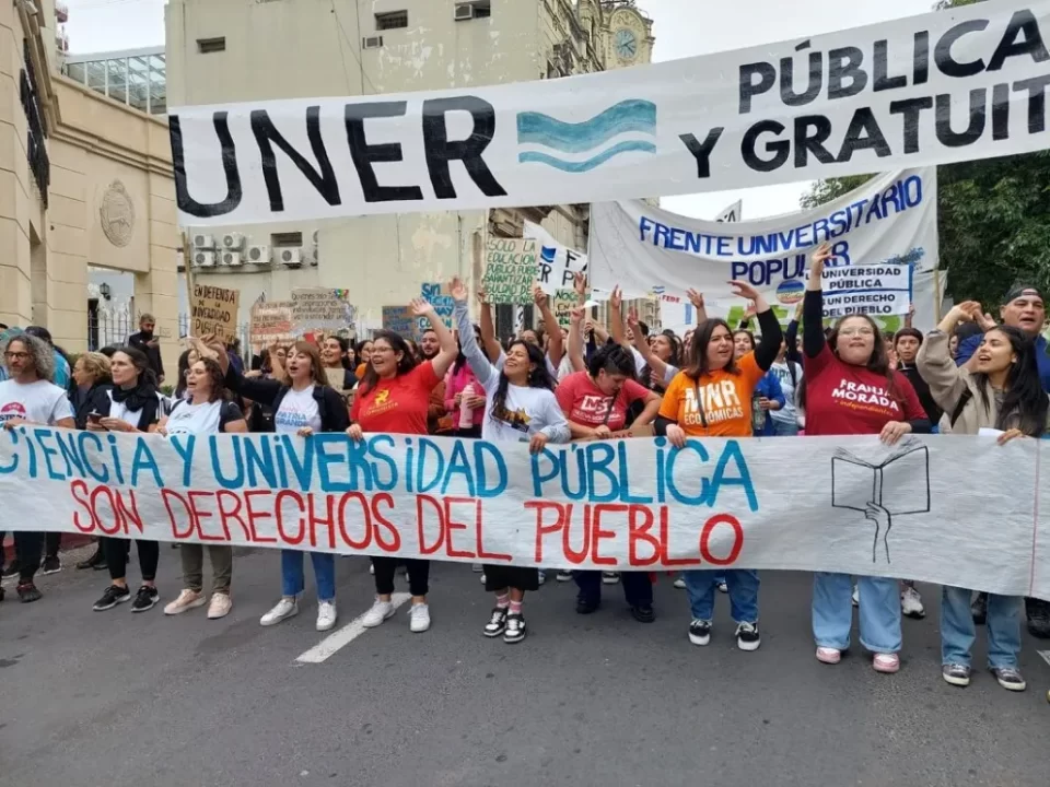 Editorial Universitarios entrerrianos en paro: el reclamo que no se apaga