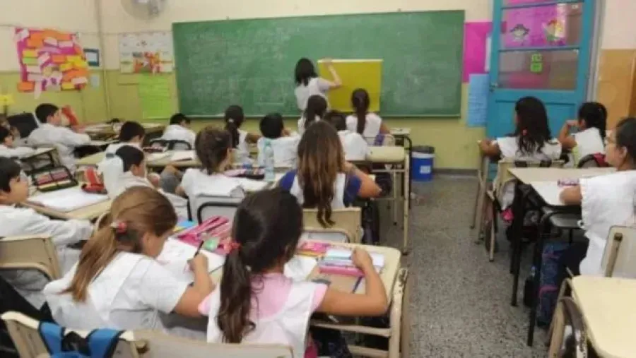 Alarma educativa en Entre Ríos: sólo 8 de cada 100 estudiantes terminan la secundaria en tiempo y forma