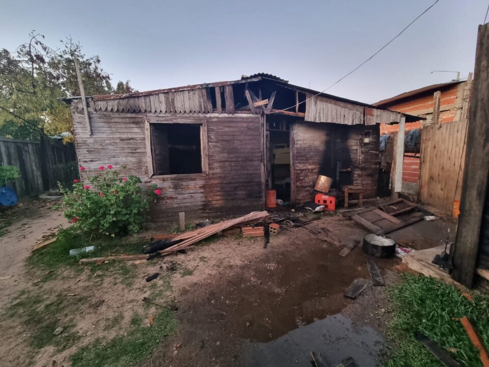 Investigan la forma y circunstancias del incendio de una vivienda