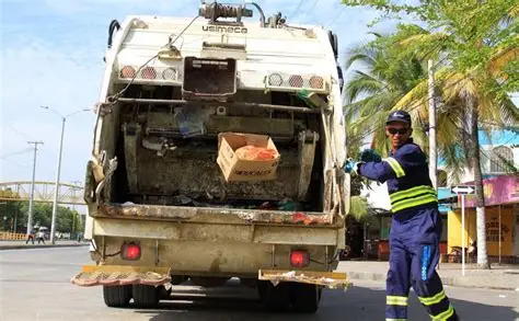2 de octubre: Día del Recolector de Basura — homenaje a quienes sostienen la limpieza y el respeto urbano en La Paz y todo el país