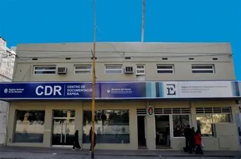 El Registro Civil de Entre Ríos abrirá el domingo de elecciones de 9 a 13 para entregar DNI pendientes en Paraná y cabeceras departamentales. La medida busca garantizar el derecho al voto de quienes aún no recibieron su documento.