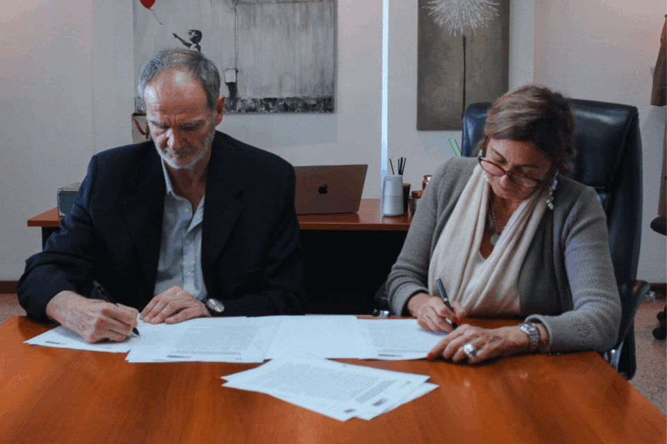 El CGE y la Secretaría de Deportes firmaron un convenio para fortalecer el deporte y el desarrollo motriz en las escuelas