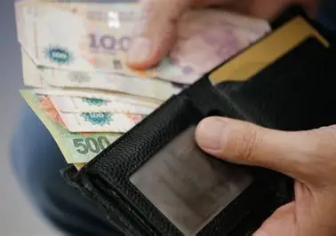 El salario mínimo toca fondo: su poder adquisitivo cayó al nivel más bajo desde 2001