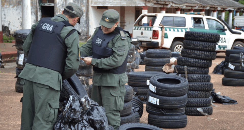 Corrientes: Gendarmes abrieron encomiendas y encontraron mercadería sin aval legal