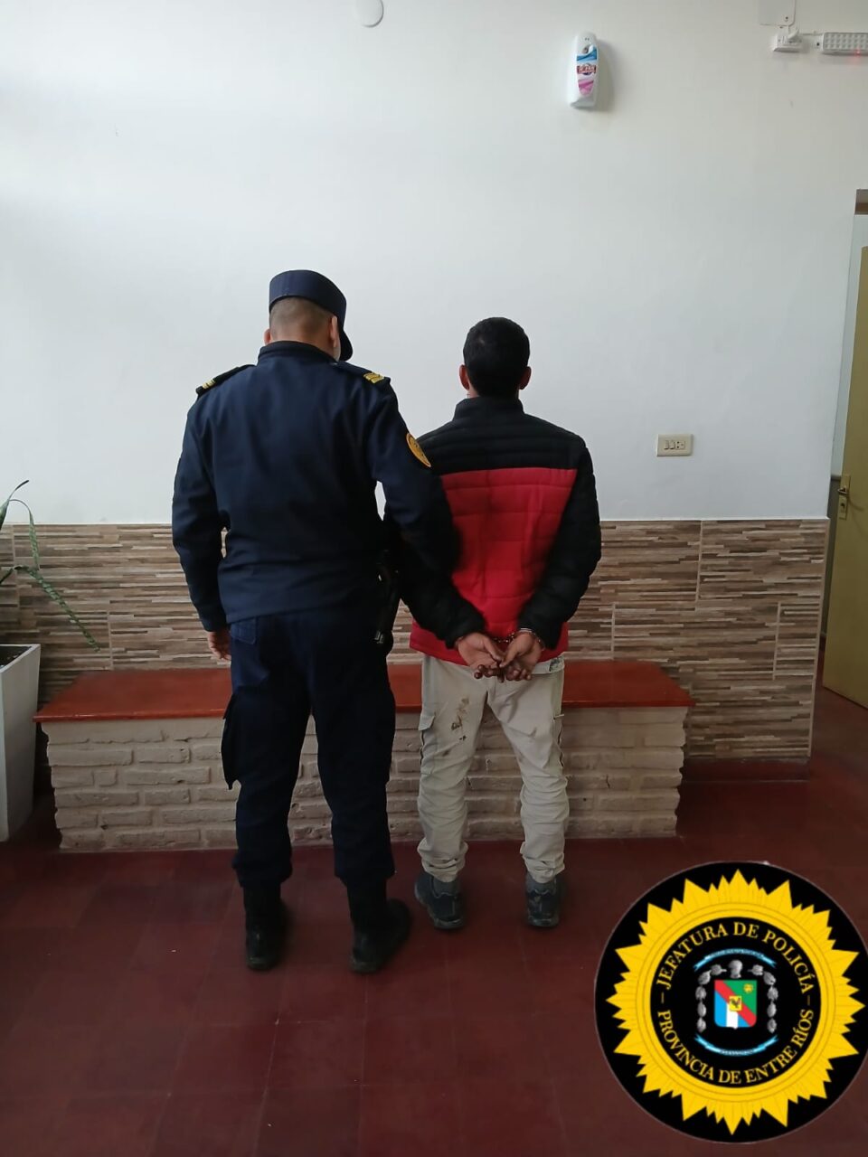 Intervención policial por desobediencia judicial en Santa Elena DGDP – Jefatura Departamental La Paz Comisaría Santa Elena