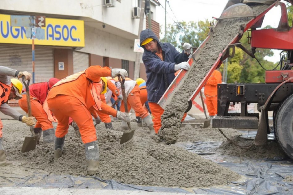 Resucitó la obra pública en el Gobierno de Milei: autorizó 10 y concesionó 1.800 km de rutas y autopistas