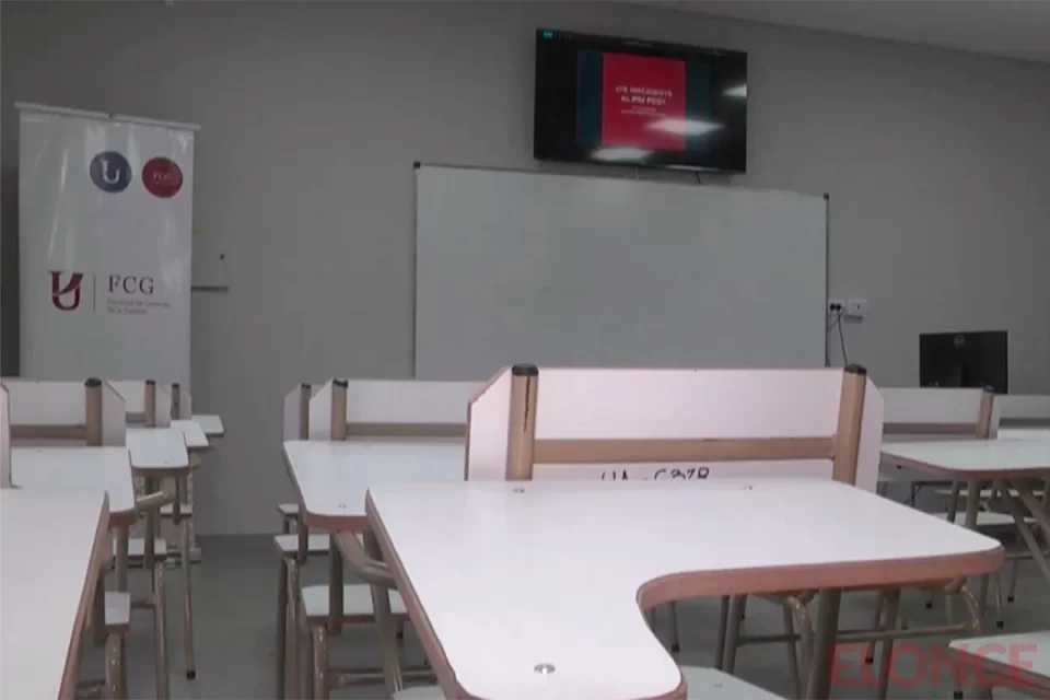 Esta semana habrá un paro docente universitario de 72 horas en todo el país Esta semana, del miércoles 12 al viernes 14 de noviembre, habrá un paro docente universitario de 72 horas en todo el país. Conadu y Conadu Histórica reclaman la reapertura de paritarias y la aplicación de la Ley de Financiamiento Universitario.