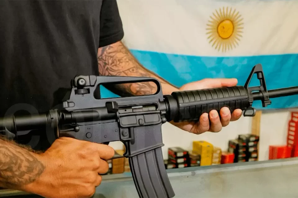 “Armas semiautomáticas para civiles: entre la regulación estricta y el riesgo de abrir una puerta que no se puede cerrar”