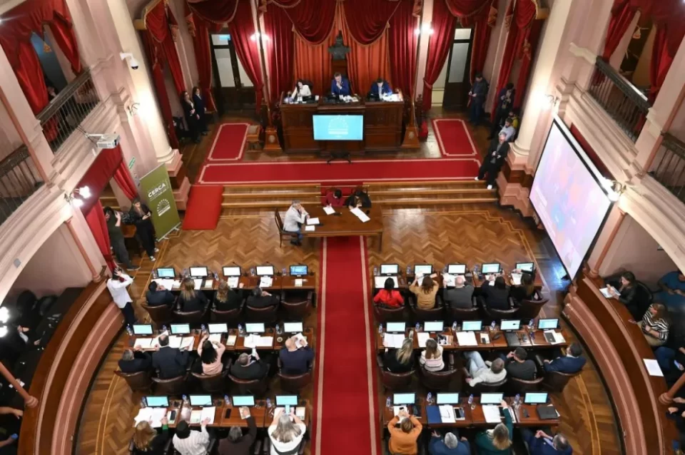 Con la presencia de funcionarios, el proyecto de presupuesto comienza a ser debatido en Diputados