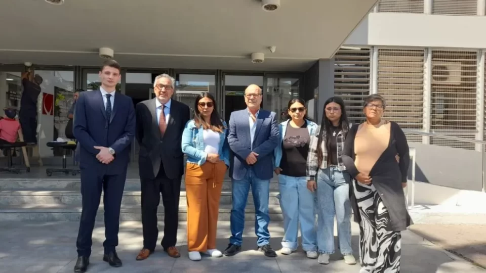 Este miércoles 19 de noviembre se define el juicio por jurados contra los policías Rodrigo Molina y Diego Íbalo, acusados por el homicidio de Gabriel Gusmán en barrio Capibá. Declaran los imputados, luego se presentan los alegatos de clausura y el jurado emitirá su veredicto.
