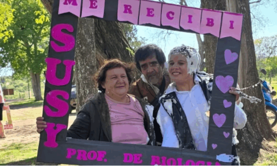 Susana Barrientos, nueva profesora de Biología: una historia de lucha, educación y orgullo familiar en Santa Elena