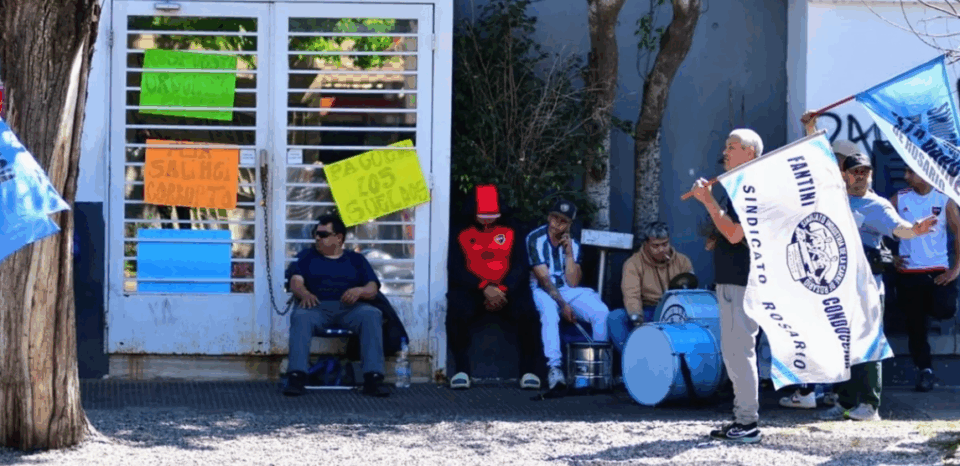 Conflicto en Frigorífico Euro: 160 trabajadores paran por falta de pagos y toman la planta