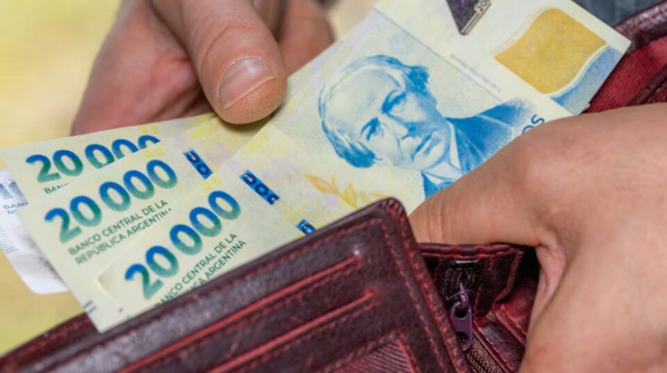 El Sueldo Anual Complementario (SAC) para activos y pasivos de la administración pública se abonará el próximo 20 de diciembre, según lo informó el gobierno provincial. 