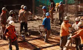 El proyecto de reforma laboral incorpora la posibilidad de que los convenios colectivos establezcan bancos de horas